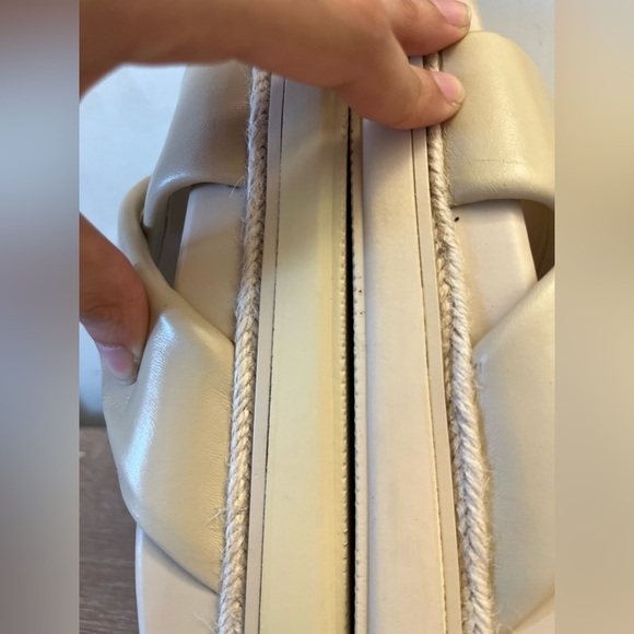 Vince Camuto vp-cresila Leather Beige Slides - Picture 9 of 10